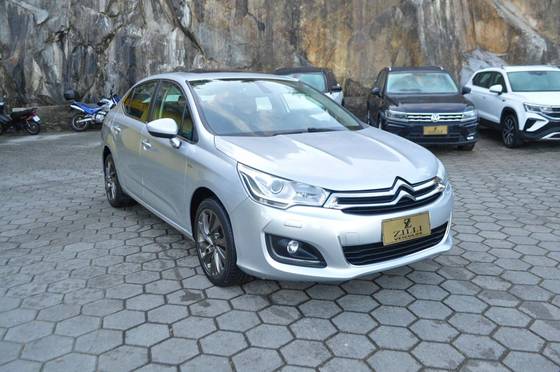 CITROËN C4 LOUNGE 1.6 EXCLUSIVE 16V TURBO FLEX 4P AUTOMÁTICO CITROËN C4 LOUNGE 1.6 EXCLUSIVE 16V TURBO FLEX 4P AUTOMÁTICO